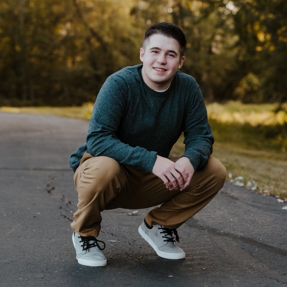 ☮️ Amber Marie ✌️ Poshmark Ambassador 👊 - Picture 6 of 16